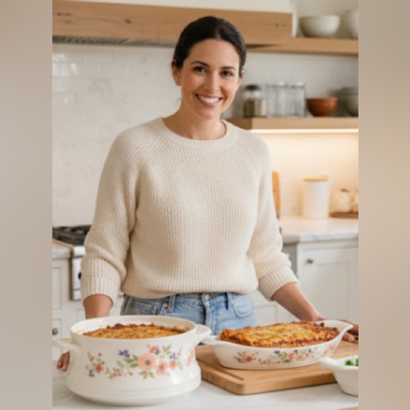Lot of 2 BAKE SERVE N’ STORE Vintage Sweet Flowers Casserole & Souffle Dishes - Picture 1 of 13